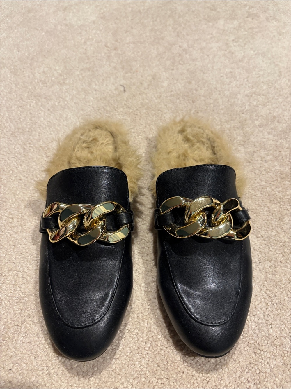 Dream Pairs Black Faux-Leather Mules with Gold Chain and Tan Fur